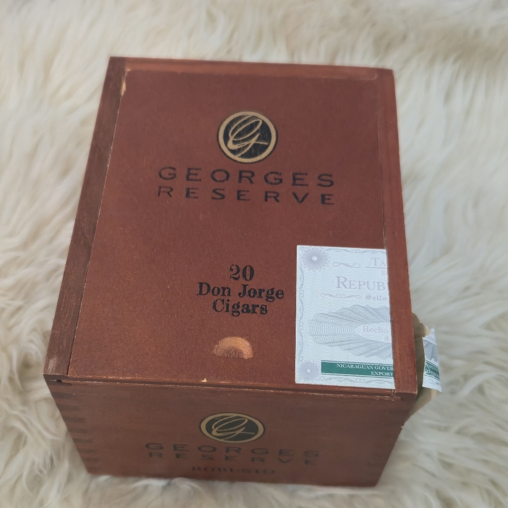 Georges Reserve Robusto Wooden Cigar Box